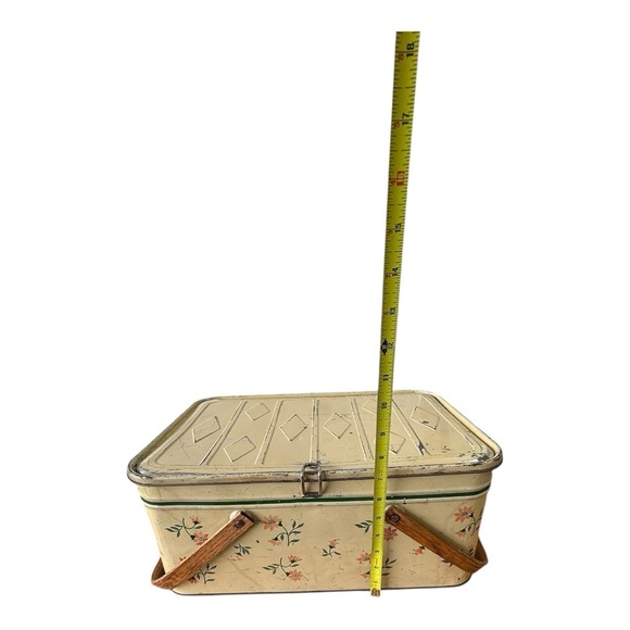 Tin Picnic Box Yellow with Pink Flowers Vintage 1950's - Picture 5 of 9